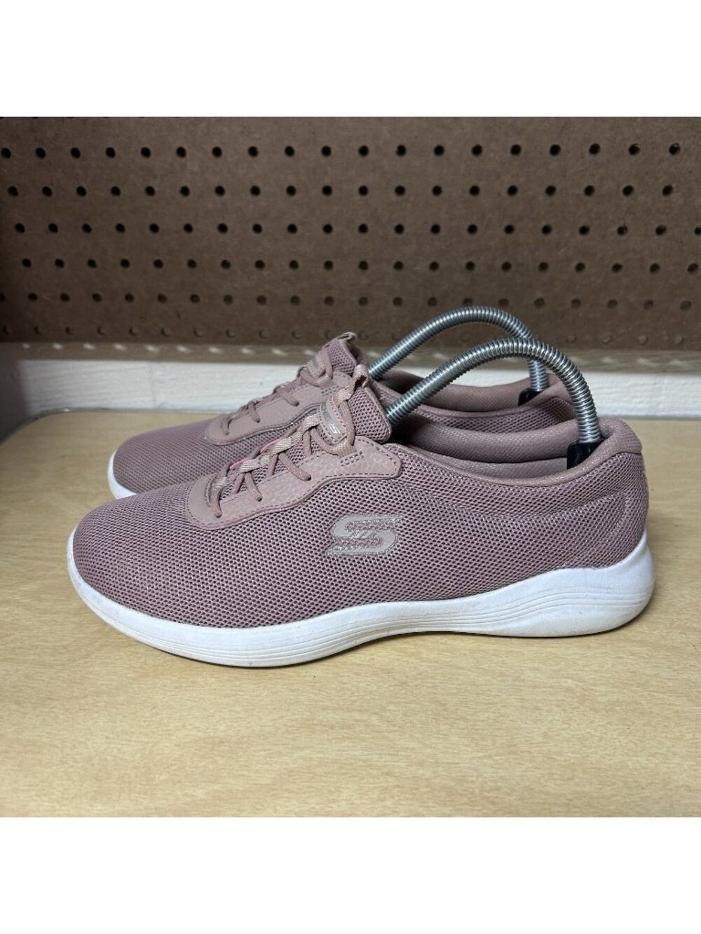 SKECHERS Womens Size 9.5 M Pink Memory Foam Sneakers Shoes 23607 Envy